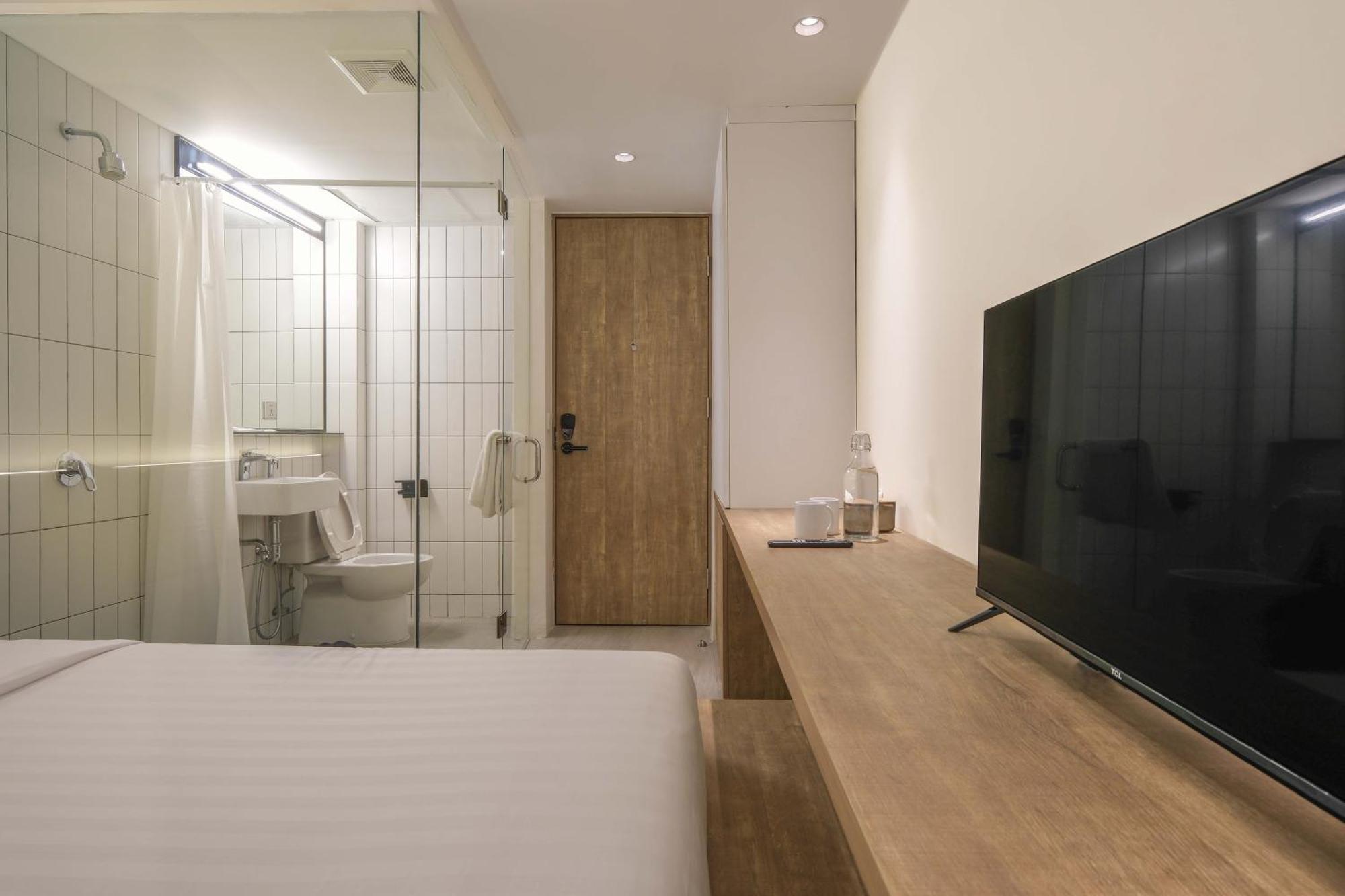 Teduh Simatupang Hotel Jakarta Bilik gambar